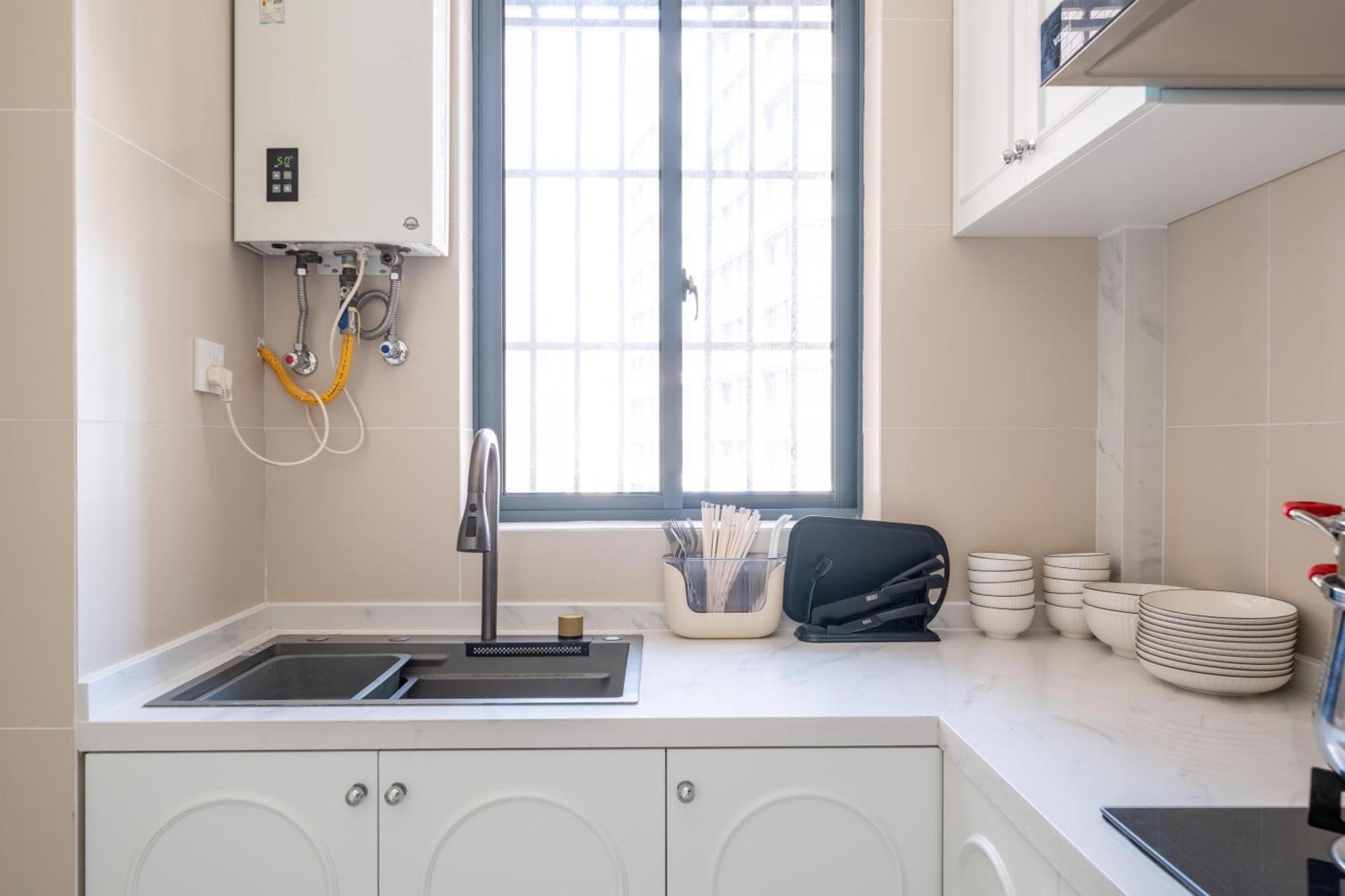 Sunny Abode-bund View 300m From Yu Garden Modern Luxury 3-bedroom, 2-bathroom *