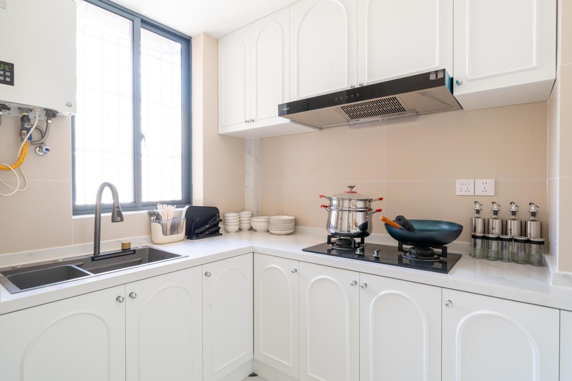 Sunny Abode-bund View 300m From Yu Garden Modern Luxury 3-bedroom, 2-bathroom Apartment Shanghai