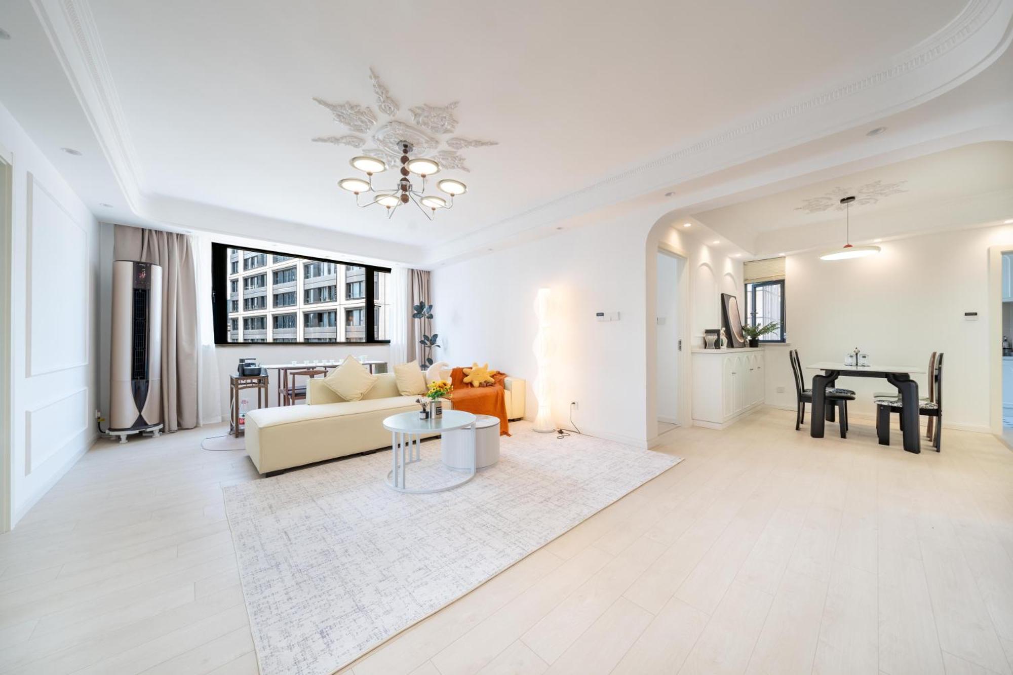 Sunny Abode-bund View 300m From Yu Garden Modern Luxury 3-bedroom, 2-bathroom Apartment *